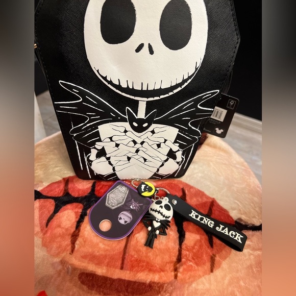 💀🖤NWT-THE NIGHT BEFORE CHRISTMAS JACK SKELLINGTON  “KING JACK” KEYCHAIN🖤💀 - Picture 7 of 9